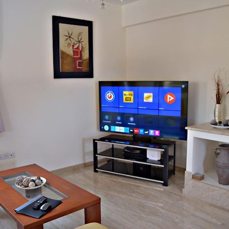 Villa Saraliana Sandy Beach Villas - Heated Pool - Jacuzzi - Private Beach Area Polis Bagian luar foto